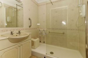 BATHROOM- click for photo gallery